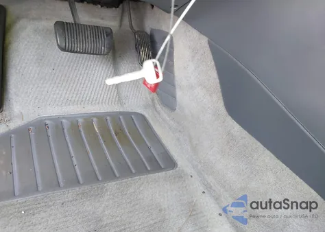 1999 Toyota Camry Le from USA, damaged, VIN 4T1BG22K7XU611639